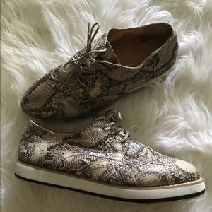 Faux Snake skin platform show